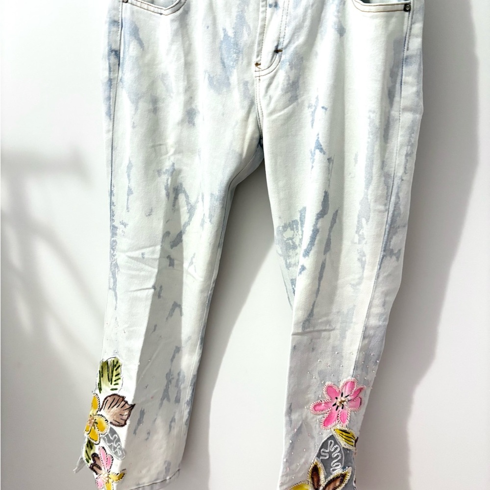 Floral Embroidered Light Blue Jeans - Picture 6 of 7